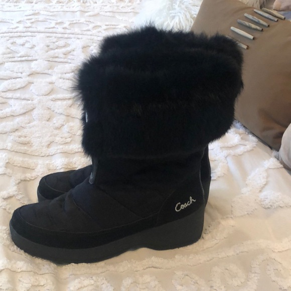 Coach boots. Lined in fur. Barely worn. Too big for me size 8 - Picture 1 of 5